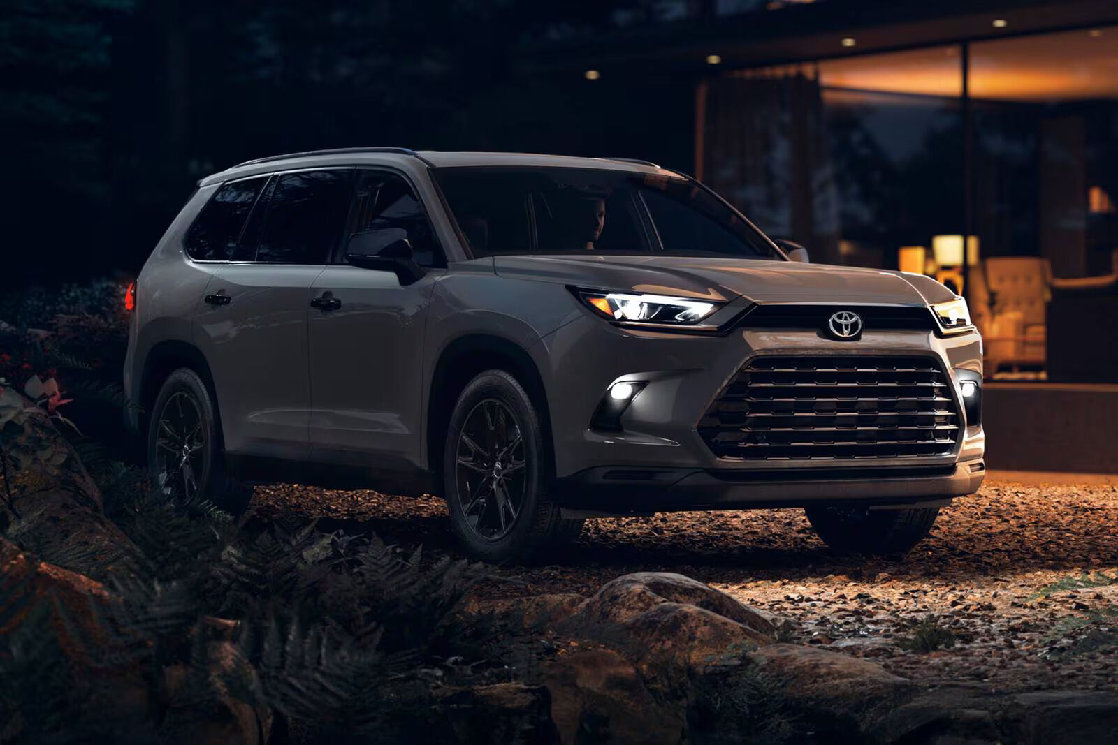 2026 Toyota Grand Highlander Hybrid Nightshade